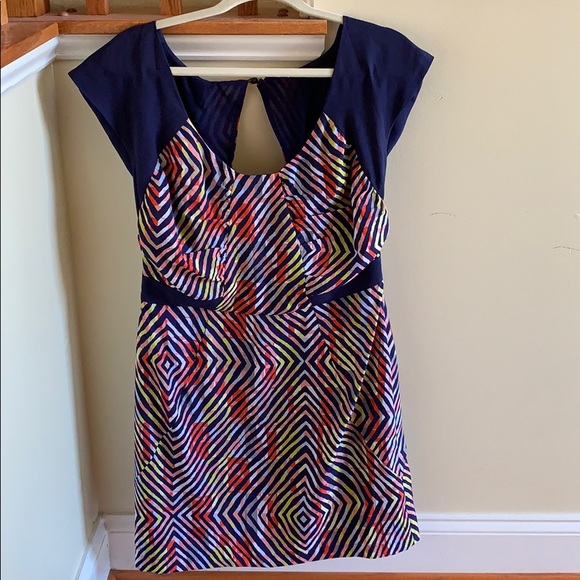 Fun BCBG dress - Picture 3 of 8